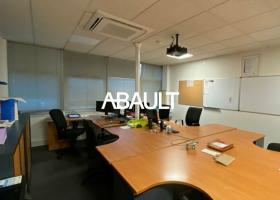 A LOUER BUREAUX PESSAC 450M² EN RDC