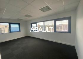 A LOUER MERIGNAC CHEMIN LONG BUREAUX 125 M² ENVIRON R+1