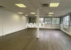 BORDEAUX CARBON BLANC BUREAUX EN RDC DE 107M² ENVIRON  PROXIMITE AUTOROUTE