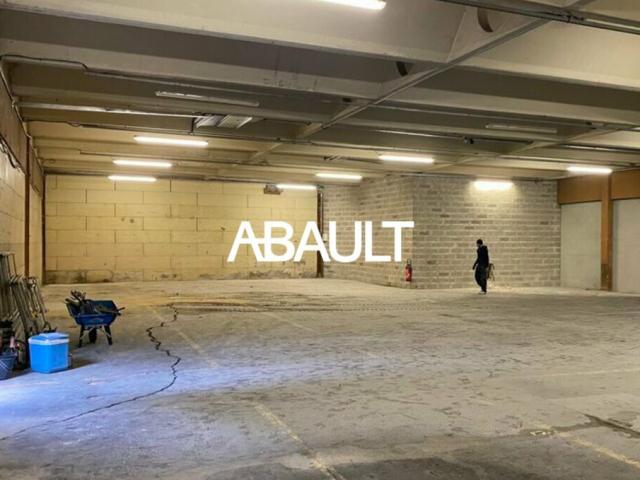 A LOUER LOCAL D'ACTIVITES ARTIGUES 2 363 M² 