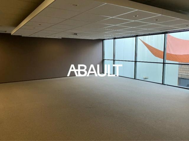 BRUGES A VENDRE BUREAUX 2EME ETAGE 82M² ENVIRON PROXIMITE ROCADE 