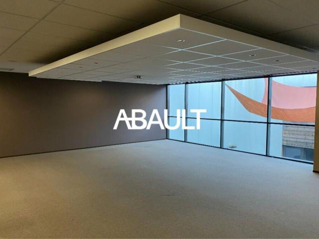 BRUGES A VENDRE BUREAUX 2EME ETAGE 82M² ENVIRON PROXIMITE ROCADE 