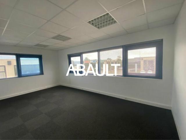 A LOUER MERIGNAC CHEMIN LONG BUREAUX 125 M² ENVIRON R+1