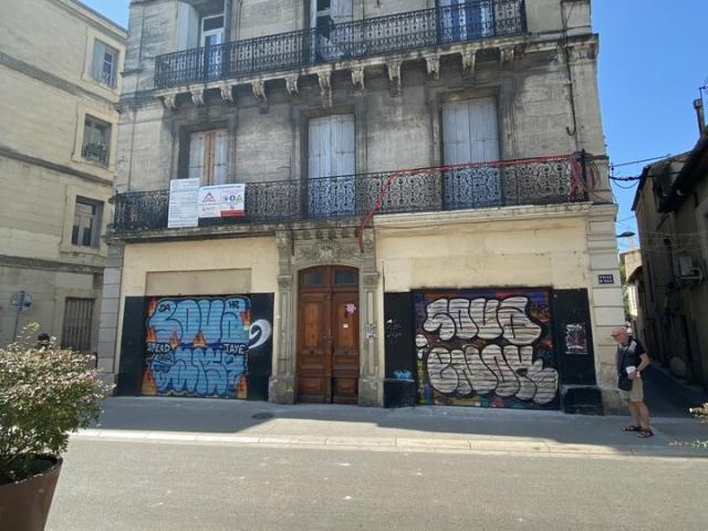  A LOUER AVEC DROIT D'ENTREE DE 170 m² + 82 M² DE CAVE RUE DU COURREAU A MONTPELLIER BAIL TOUTE ACTIVITE