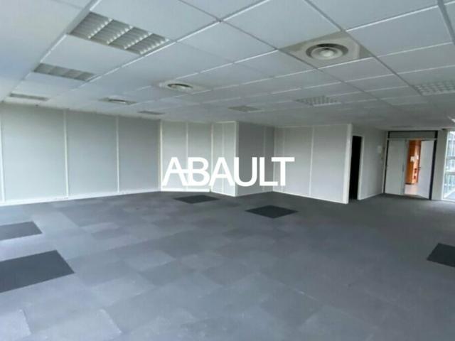 A LOUER BUREAUX BORDEAUX 150M² ENVIRON PROCHE ROCADE