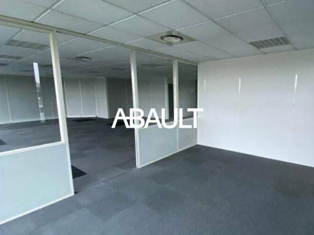 A LOUER BUREAUX BORDEAUX 150M² ENVIRON PROCHE ROCADE