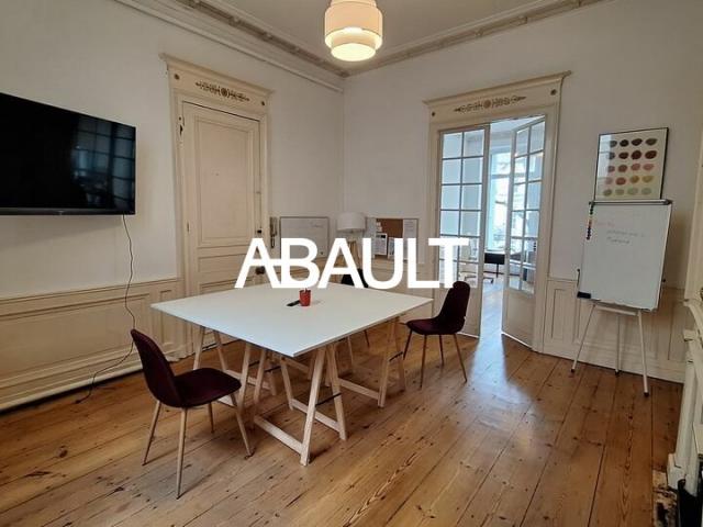 BUREAUX DE STANDING A LOUER 120 M² ENVIRON BORDEAUX COURS DE VERDUN 