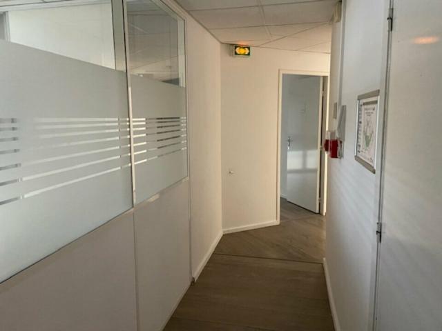 A LOUER BUREAUX  227 M² ENVIRON TOULOUSE ARENES