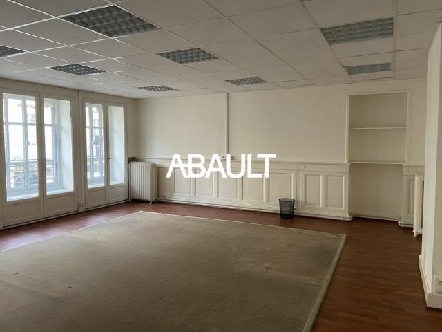 BUREAUX A LOUER DE 93 M² ENVIRON BORDEAUX COURS DE L'INTENDANCE