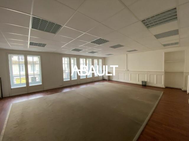 BUREAUX A LOUER DE 93 M² ENVIRON BORDEAUX COURS DE L'INTENDANCE