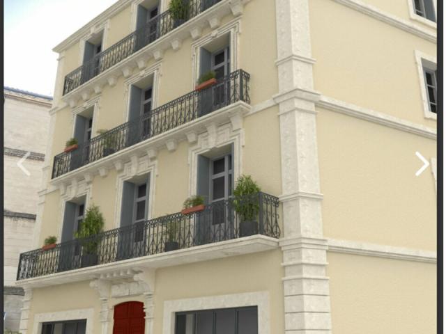 A LOUER AVEC DROIT D'ENTREE DE 78 m² + 43 M² DE CAVE RUE DU COURREAU A MONTPELLIER BAIL TOUTE ACTIVITE