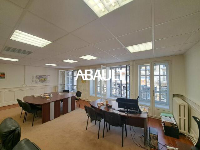 BUREAUX A LOUER DE 93 M² ENVIRON BORDEAUX COURS DE L'INTENDANCE