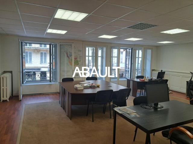 BUREAUX A LOUER DE 93 M² ENVIRON BORDEAUX COURS DE L'INTENDANCE