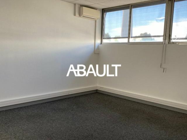 BUREAUX A LOUER ARTIGUES 251M² ENVIRON 1ER ETAGE