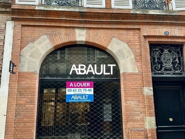 EXCLUSIVITE ABAULT LOCAL A LOUER LOCATION PURE HYPERCENTRE VILLE