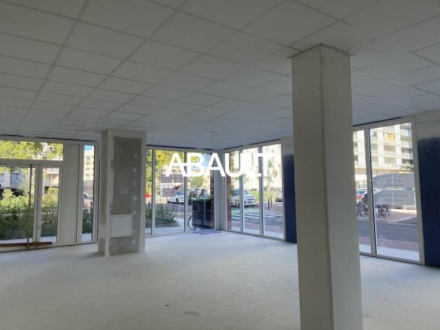 A LOUER LOCAL COMMERCIAL BUREAUX TOULOUSE D'ENVIRON 100 M² 