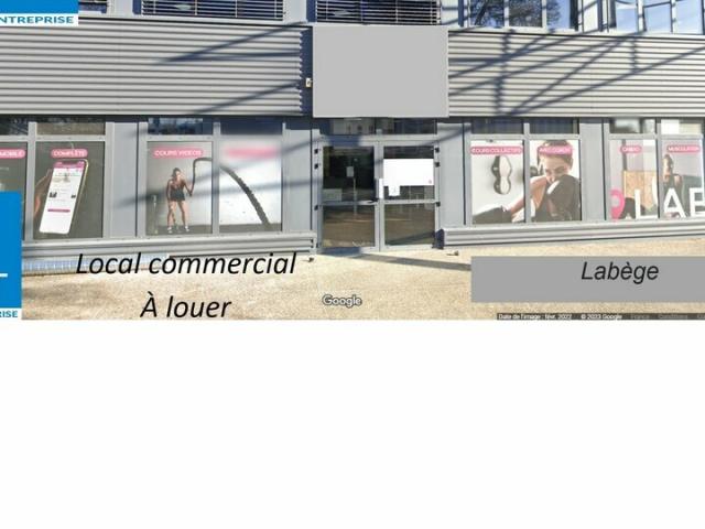 A LOUER LOCAL COMMERCIAL SUR 2 PLATEAUX D'ENVIRON 396 M² RDC et R+1 A LABEGE 